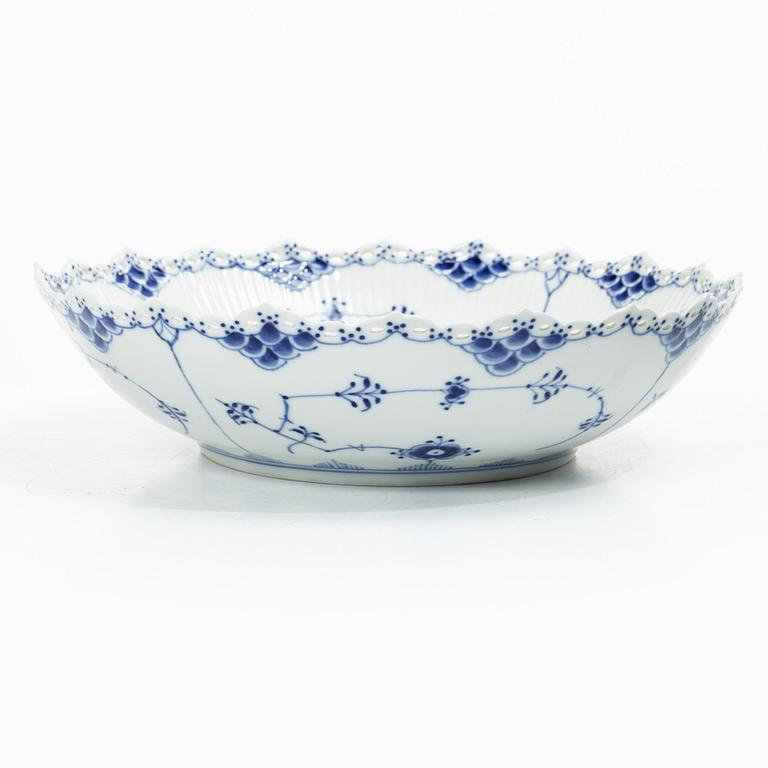 Royal Copenhagen, A large "Blue fluted full lace" (Musselmalet helblond) porcelain bowl, model 1019, 1968.