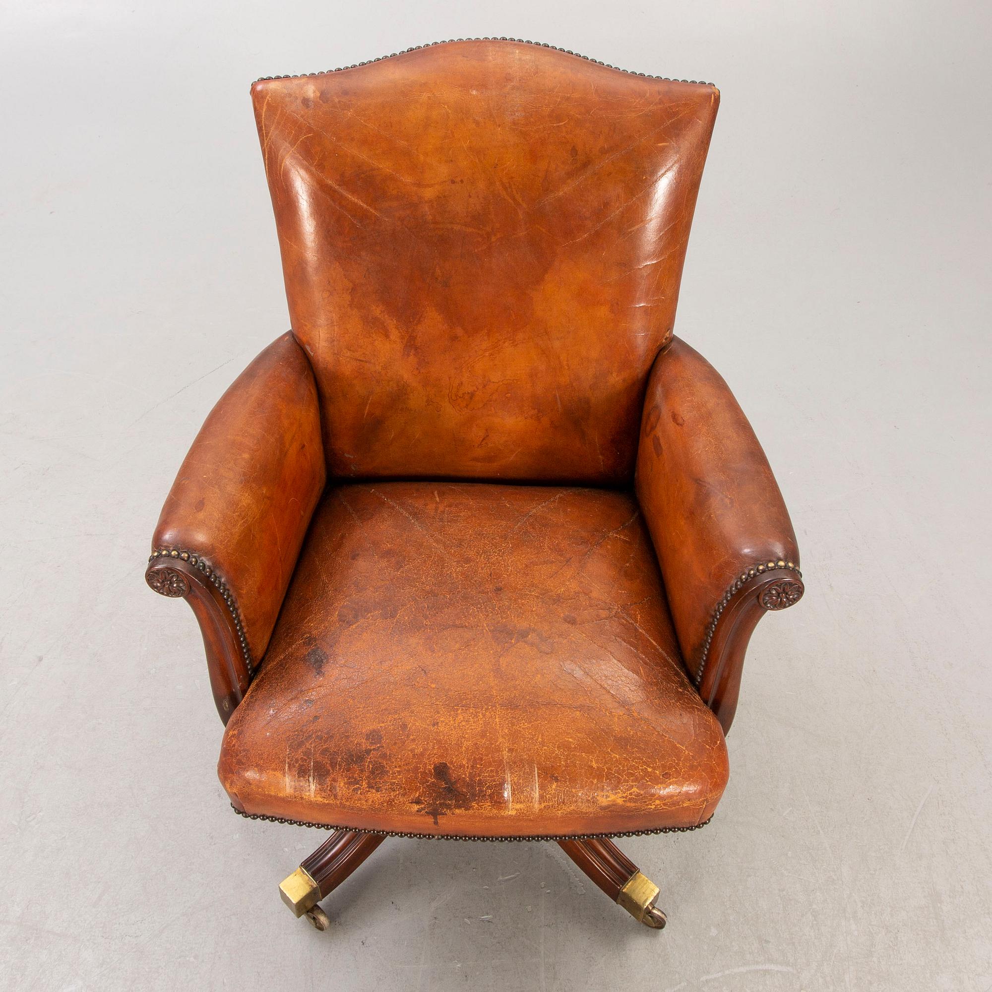 The first swivel chair deals