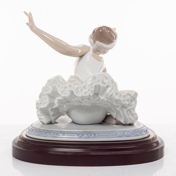 José Luis Alvarez, figurine, "Ovation", Lladró, Spain, 1998-99.