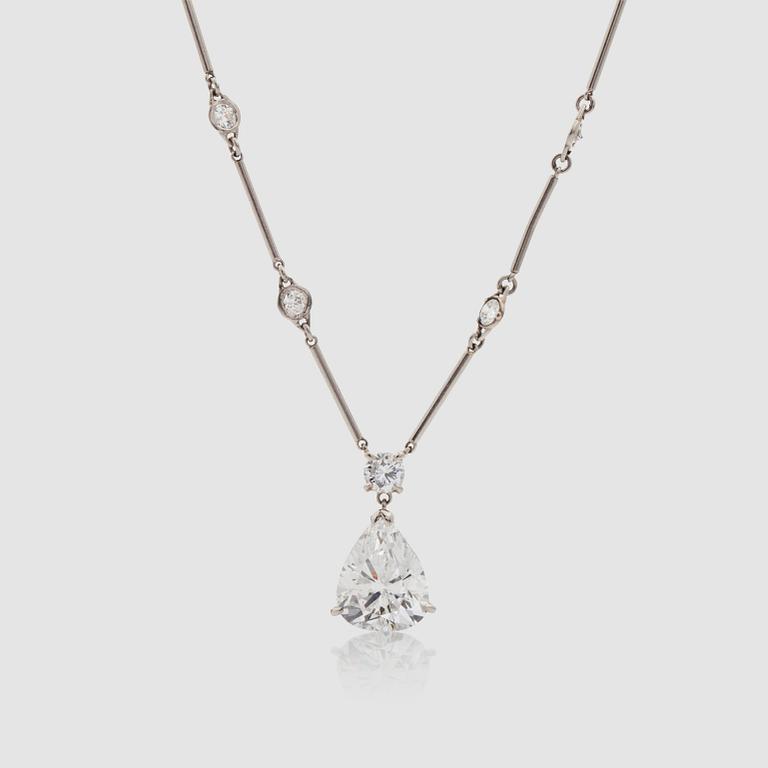 A pear-shaped 2.74 ct diamond necklace. Quality D/VS2 according to certificate from GIA.