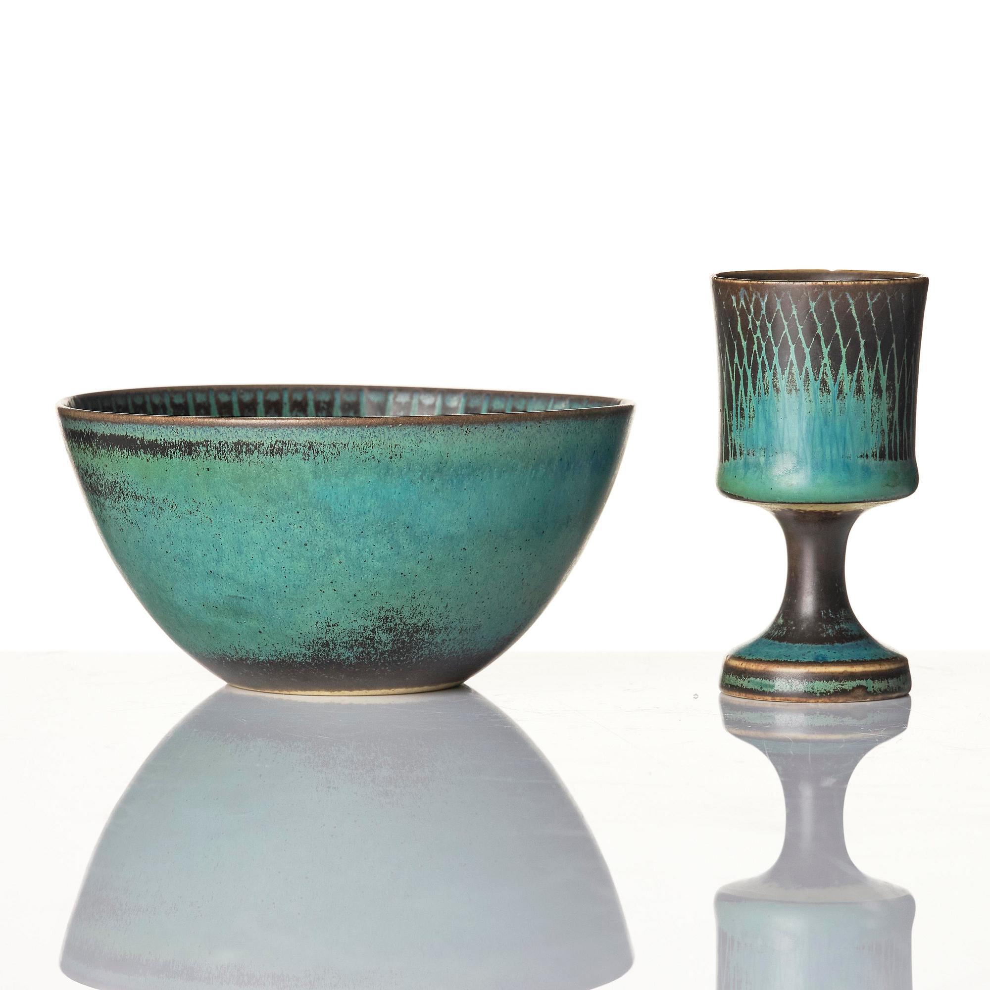 Stig Lindberg, a stoneware set of a teapot, a bowl and a goblet, Gustavsberg Studio 1969.