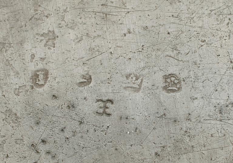 FAT, tenn, märkt Stockholm samt rosstämpel. 1700-/1800-tal.