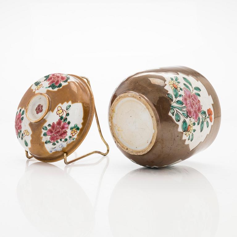 A famille rose jar with cover, Qing dynasty, Qianlong (1736-95).