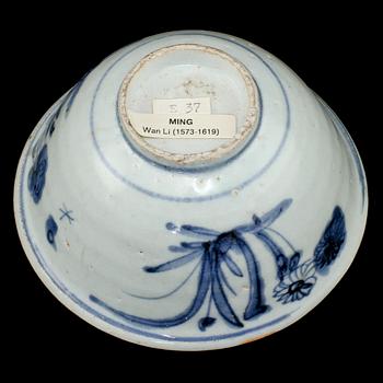 SKÅL, porslin, Kina, Ming, (1368-1644).