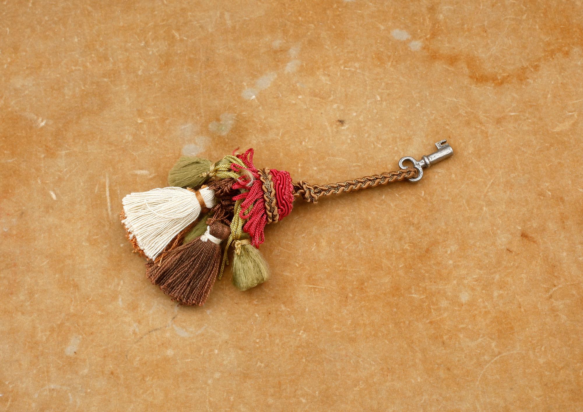 MONTERBORD, omkring år 1900.