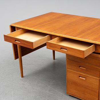 NILS JONSSON, a desk with chest of drawers, late 20th century.