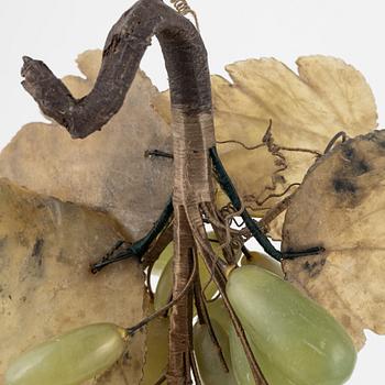 A set of eight decorative grapes in the material nephrite, quarts, amethyst.