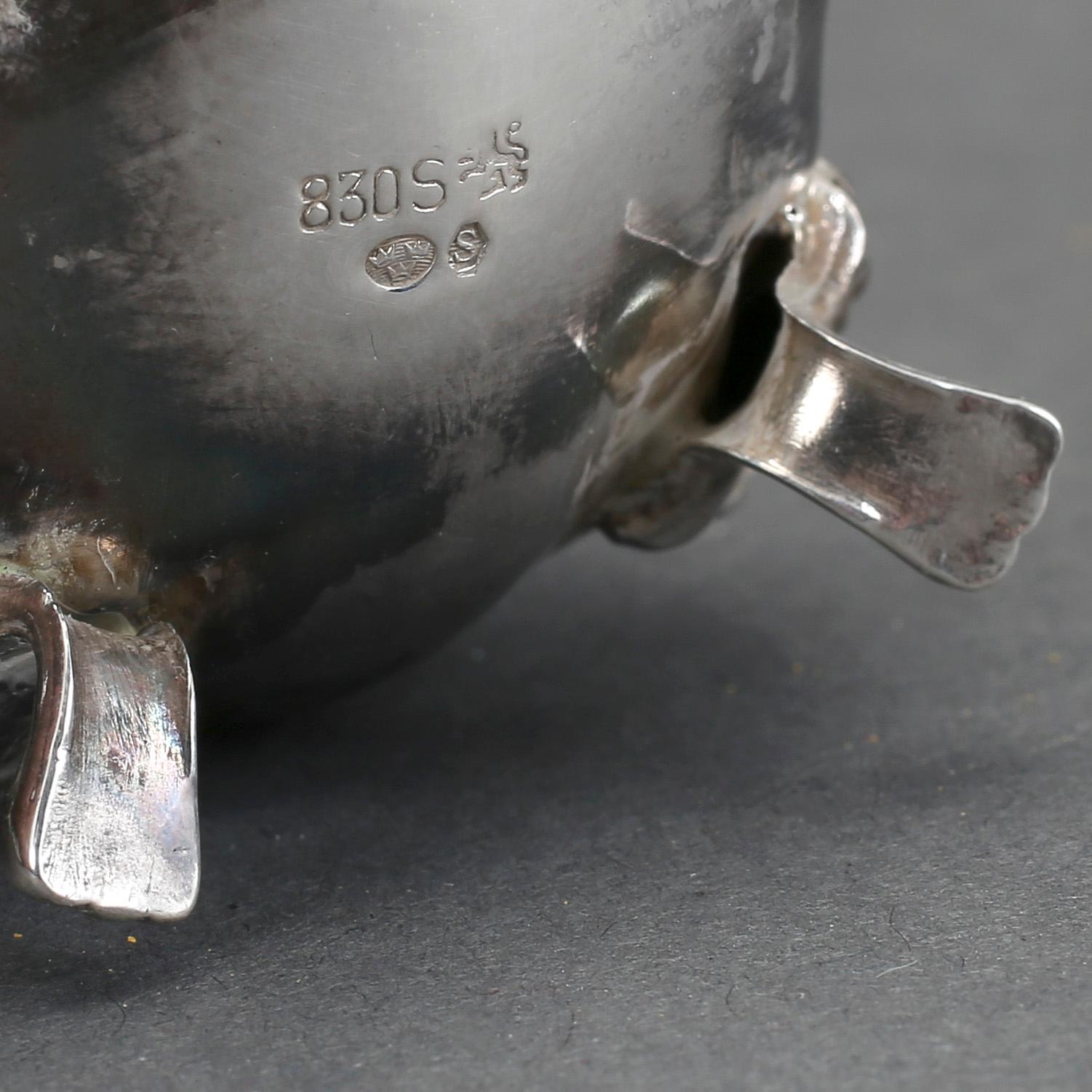 STRÖARE, 2 st, silver, svenska importstämplar, 1900-tal. Vikt ca 277 g.