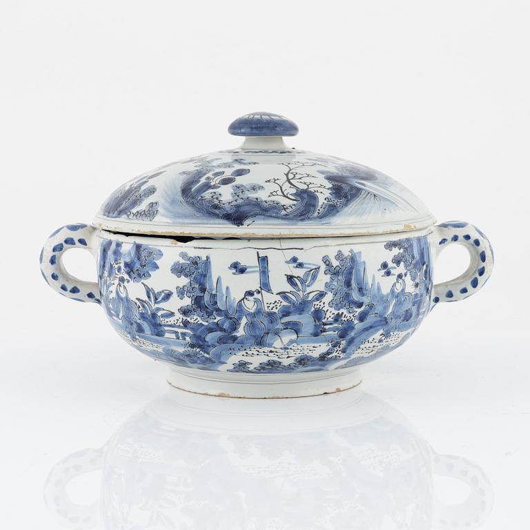 A faiance tureen s.k. kallskålskål, 18th Century.