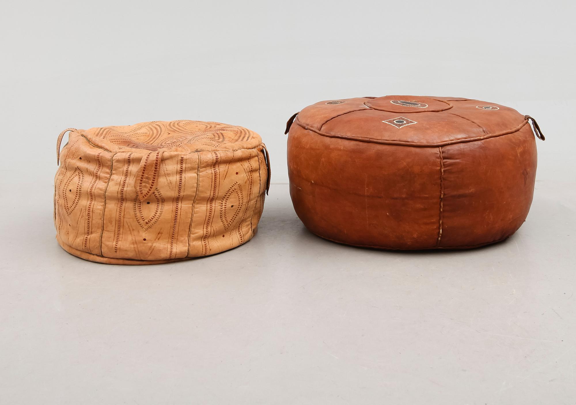 SITTPUFFAR, 2 st, 1900-talets mitt.
