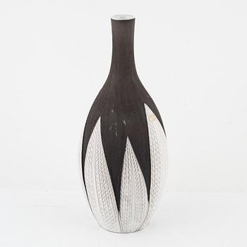 Anna-Lisa Thomson, a 'Paprika' vase, Upsala-Ekeby.