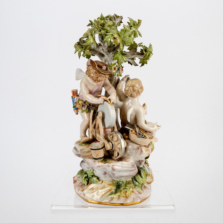 Figurines 2 pieces Meissen porcelain, first half of the 20th century.