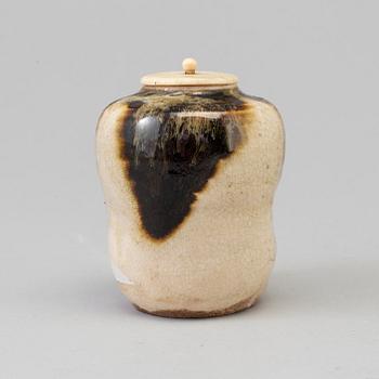 A japanese ceramic teacaddy, 19th century.