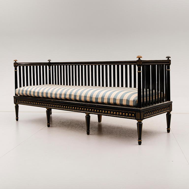 SOFFA, sengustaviansk, omkring år 1800.