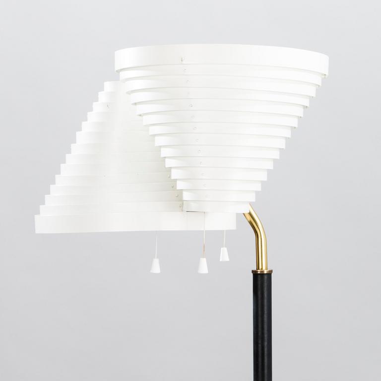 ALVAR AALTO, golvlampa, modell A 809, Valaistustyö.