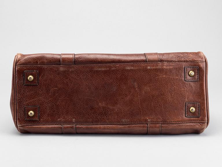 A MULBERRY PICADILLY HANDBAG.