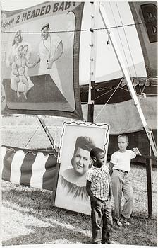 HENRI CARTIER-BRESSON, gelatin silver print stamped by the photographer and by Magnum Photos Incorporated on verso.