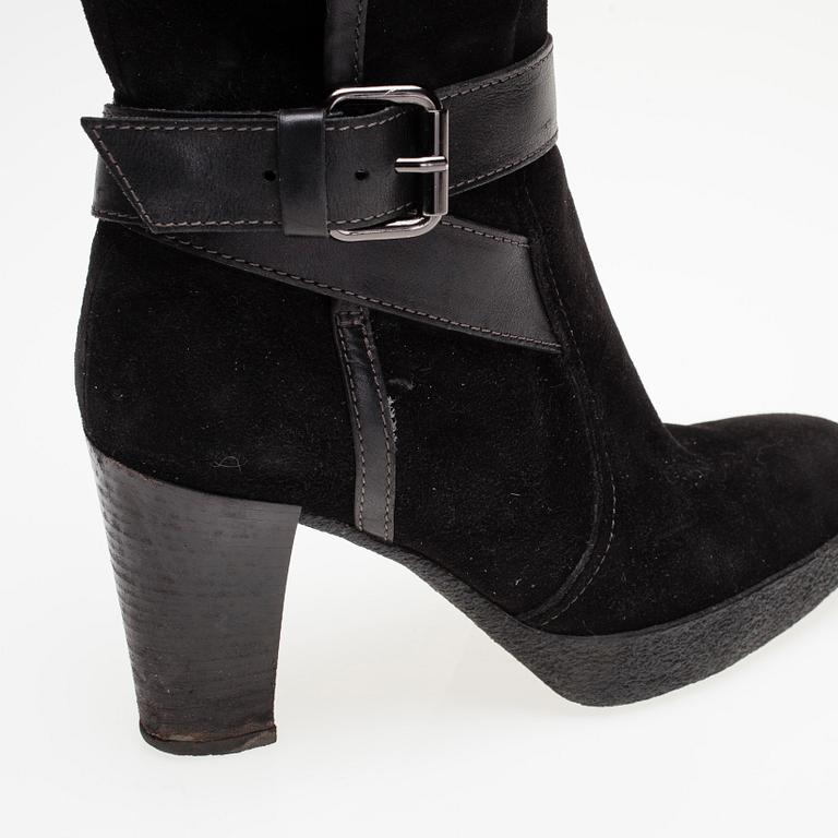 SKOR, Tod's.