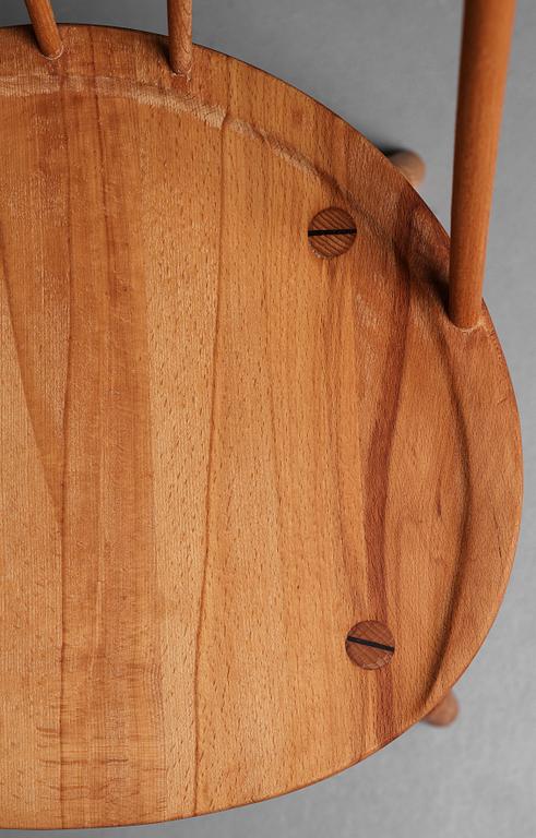 HANS J WEGNER, två Windsor-stolar, Fritz Hansen, Danmark, 1940-50-tal.