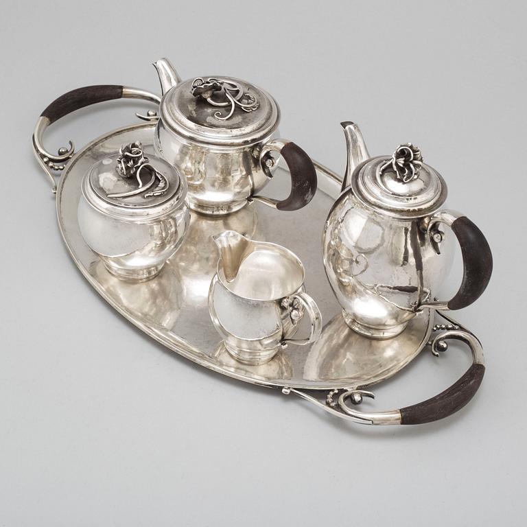 JÖRGEN JENSEN, a four pcs silver tea and coffee service with tray, Nordiska Kompaniet, Stockholm 1929.