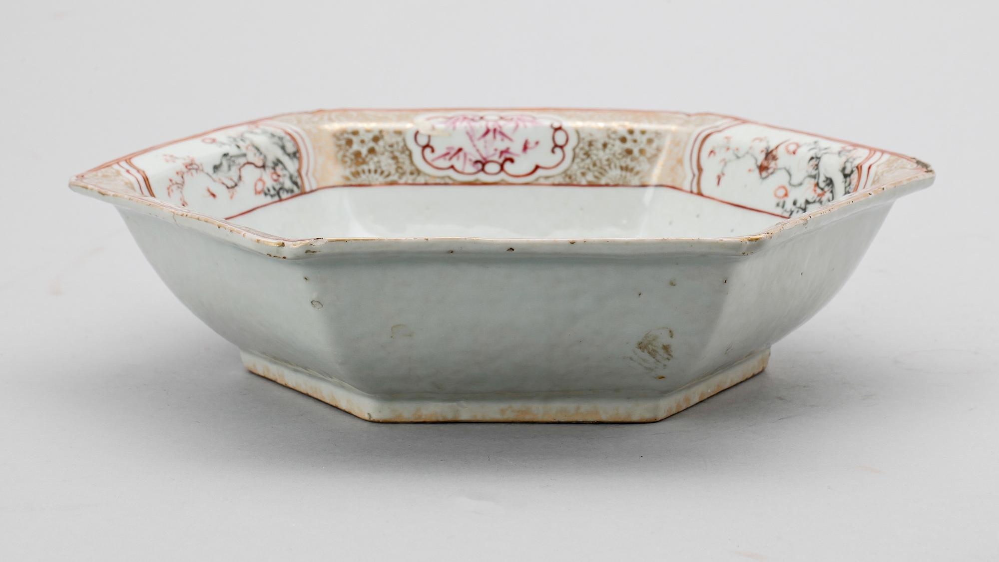 SKÅLFAT, porslin, Kina, 1700-tal.