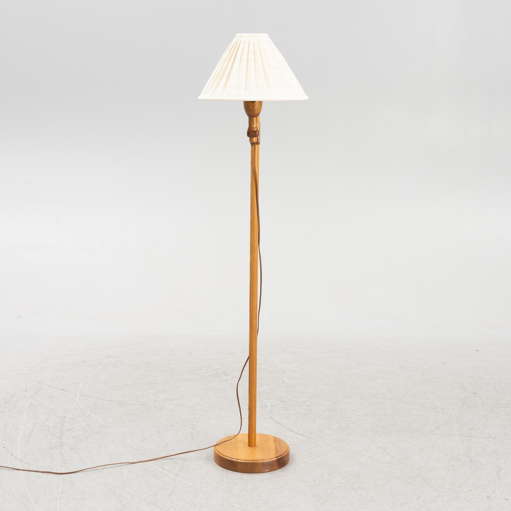 Carl Malmsten, golvlampa, "Staken".