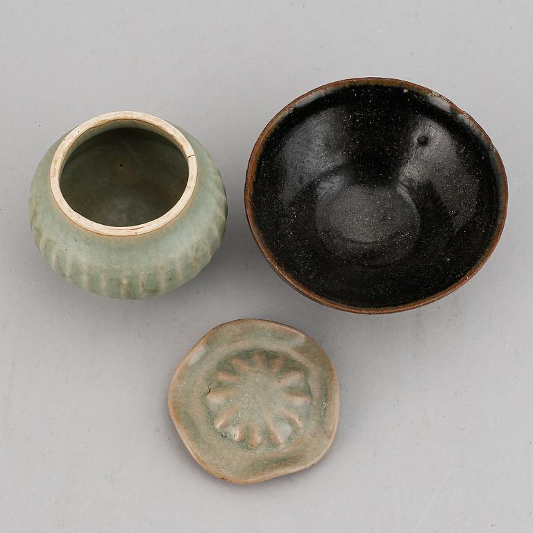 A ceramic jar with cover and a teabowl, Yuan dynasty.