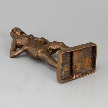 ASTRI BERGMAN-TAUBE, skulptur, guldpatinerad brons, signerad och med gjutarstämplar H. Bergman fud.