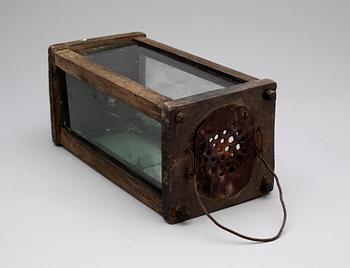 STALLYKTA, trä och glas. 1800-tal.