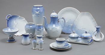 KAFFESERVIS, 40 delar, porslin, "Måsen", Bing & Gröndal samt Royal Copenhagen, Danmark, 1900-talets andra hälft.