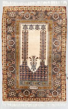 Matta orientalisk semiantik signerad ca 195x129 cm.