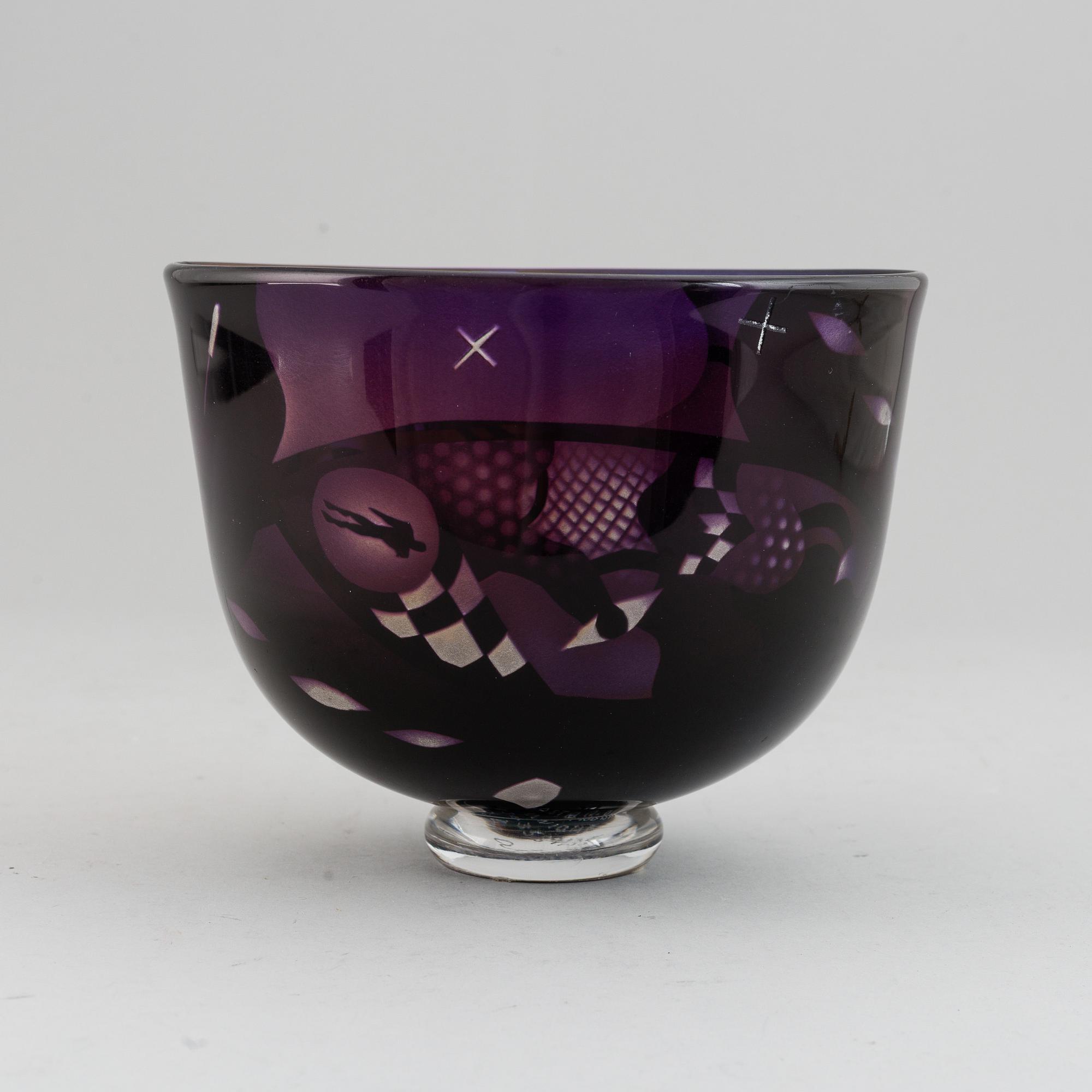 BERTIL VALLIEN, a glass bowl, Kosta Boda Unique, signed B. Vallien.