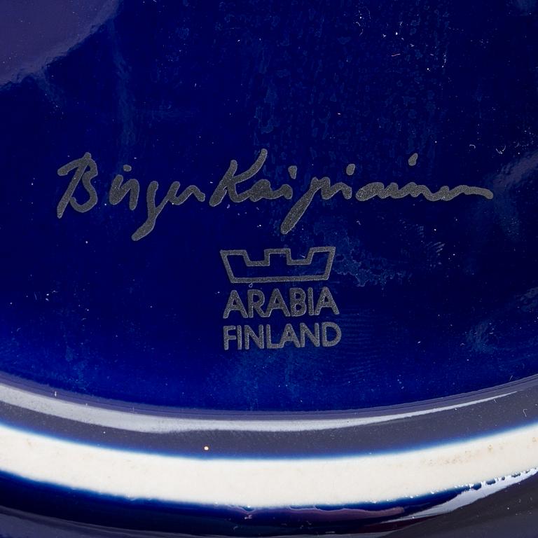 Birger Kaipiainen, a ceramic dish signed Birger Kaipiainen, Arabia, Finland.