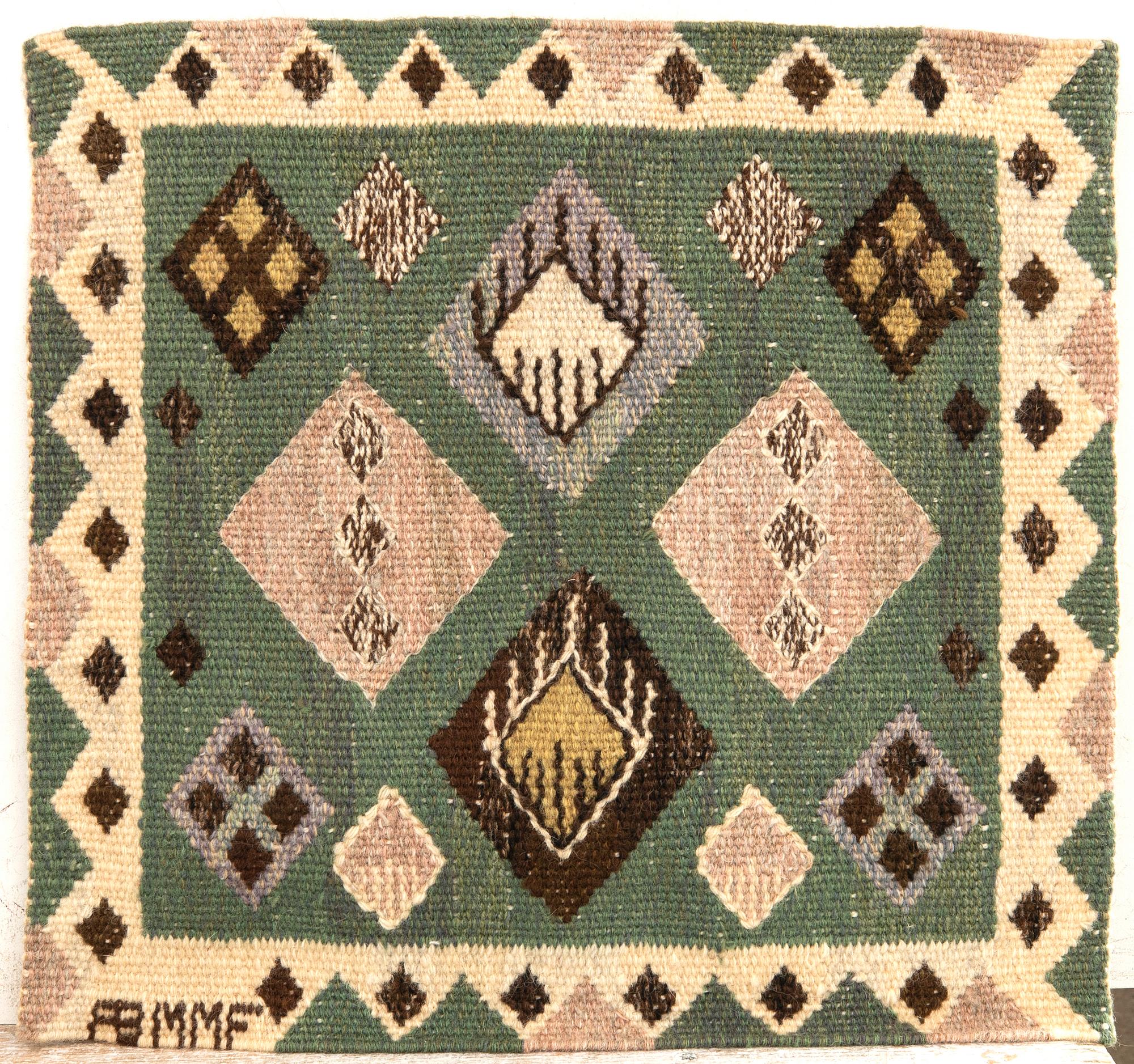 Märta Måås-Fjetterström, vävnad "Knoppen" signerad ca 33x35 cm.