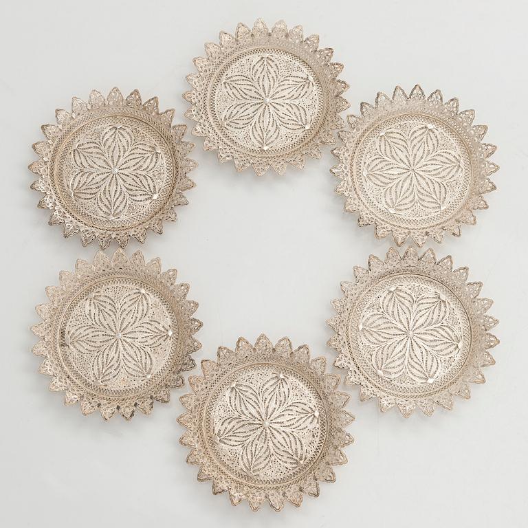 Kuznetsov, mokkakuppeja, 6 kpl, posliini, filigraanihopea, Venäjä 1889 - 1917.