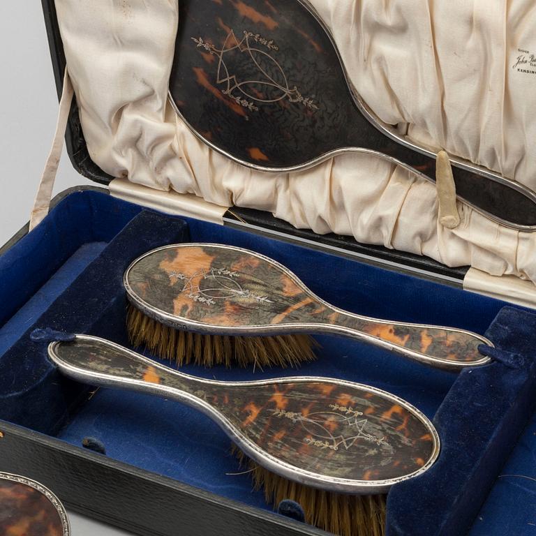 A set of five pcs silver and tortoise-shell vanity set Birmingham 1920's.