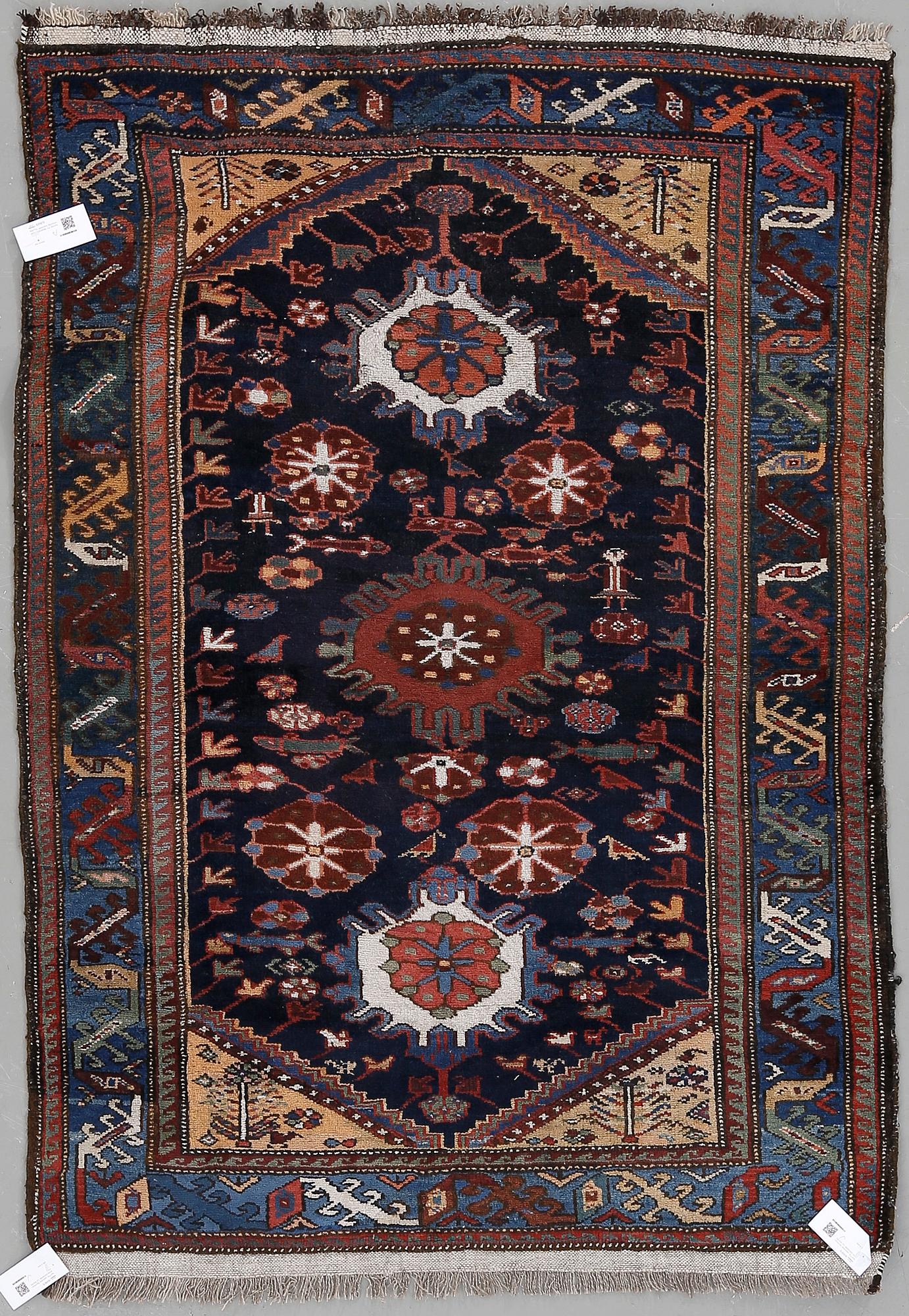 MATTA, sannolikt Bachtiari, antik/semiantik. Ca 155x110 cm.