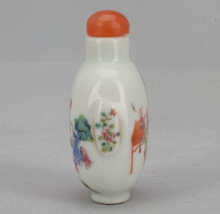 SNUSFLASKA, porslin, Kina 1800-talets slut.