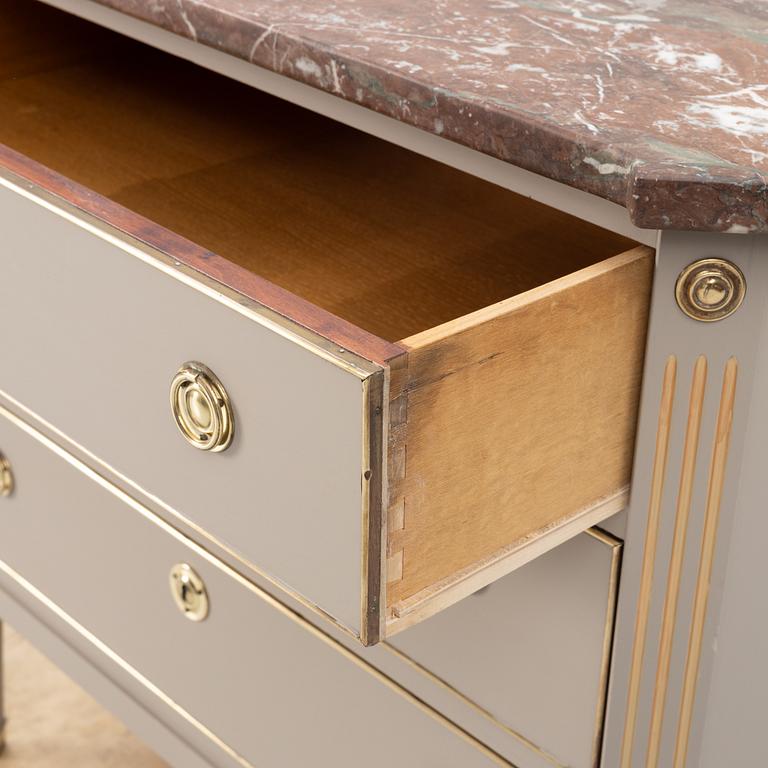 Chest of drawers, Gustavian style, 20th century.