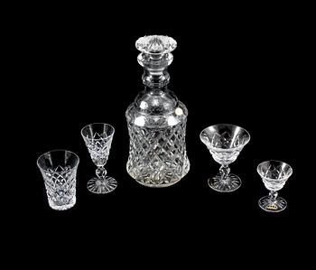 GLASSERVIS, 33 delar, delvis "Rut", mestadels Boda, 1900-talets andra hälft.