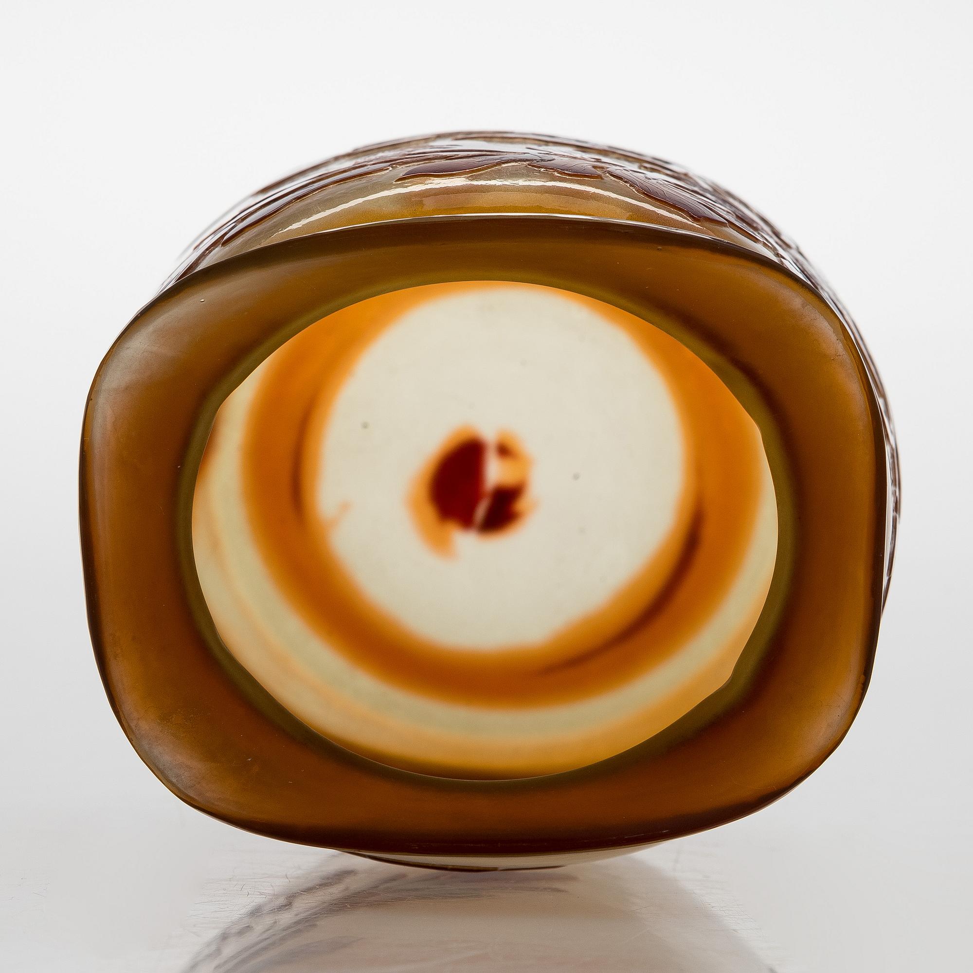 Emile Gallé, vas, överfågnsglas, signerad  E. Gallé, Frankrike, 1800-talets slut.