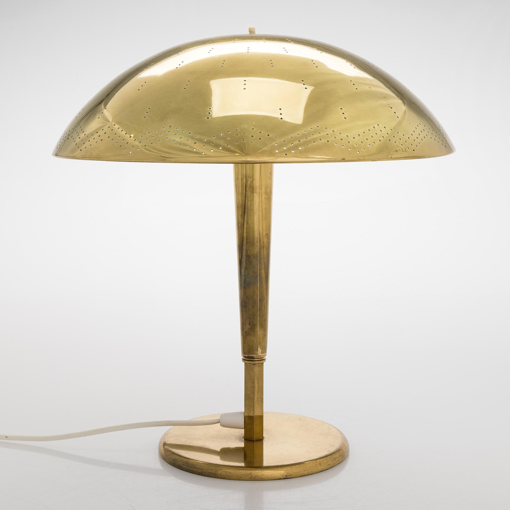 Paavo Tynell, A mid-20th century '5061' table lamp for Taito Finland.