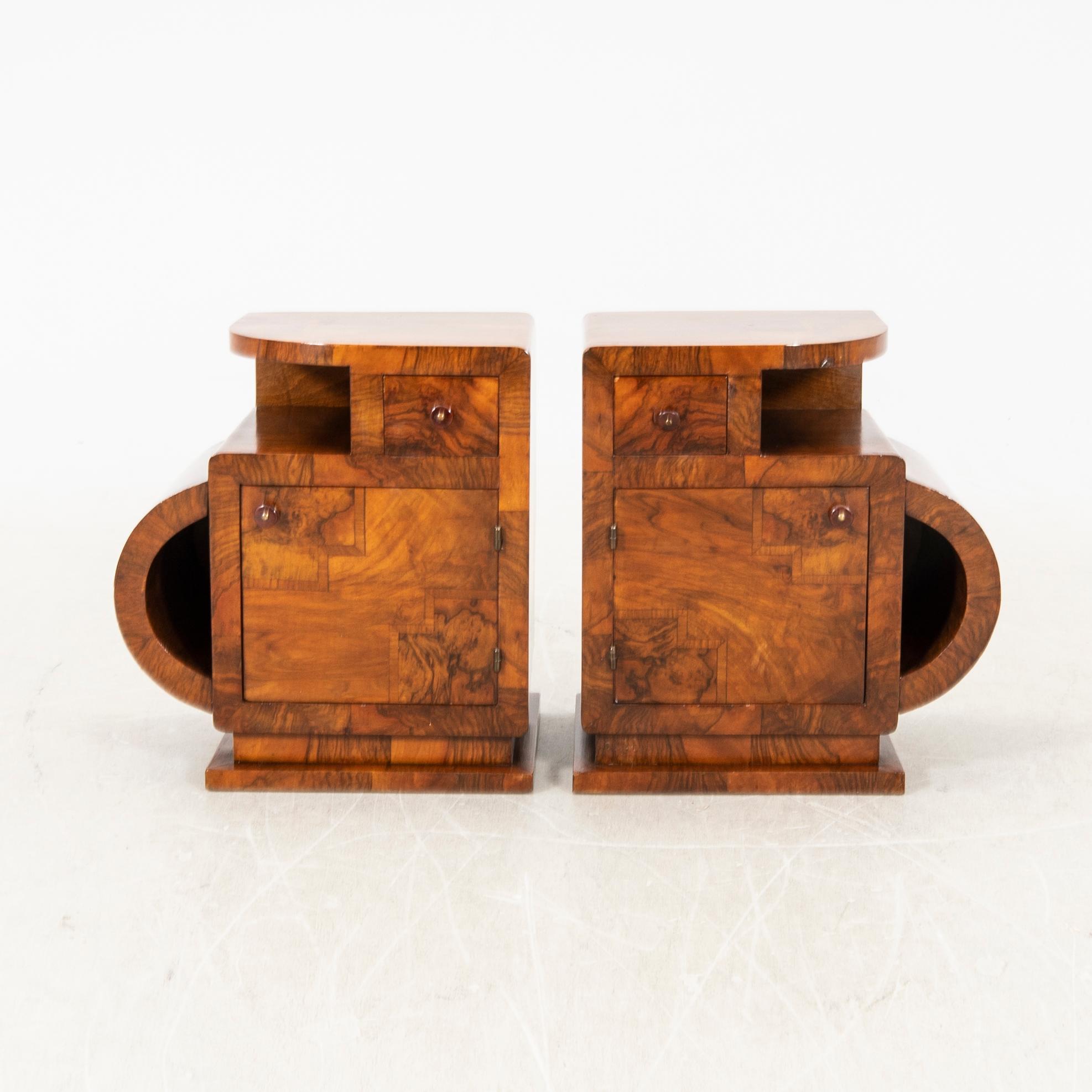 Sängbord ett par 1900-talets första hälft.