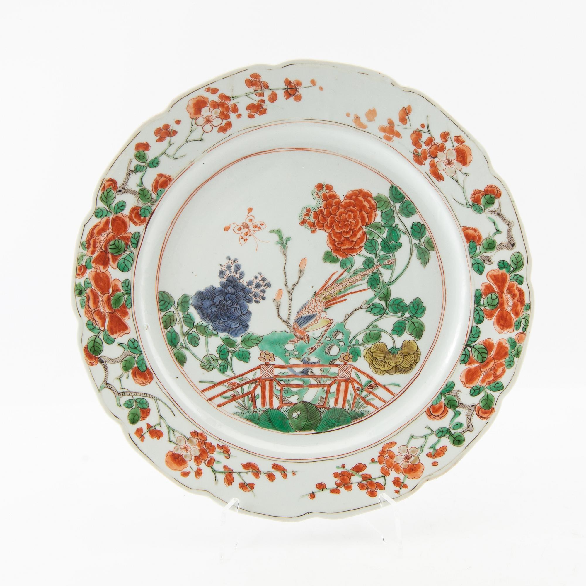 A famille verte plate, Qing dynasty, Kangxi (1662-1722).