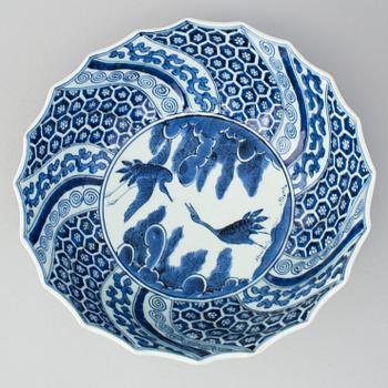 A blue and white Japanese bowl, 18th Century.