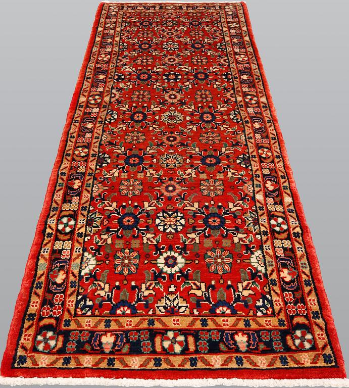 A runner, Hamadan, ca 256 x  83 cm.