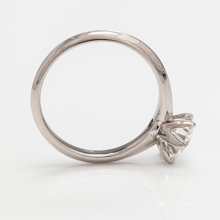 An 18K white gold ring with a ca 1.23 ct brilliant-cut diamond. With GIA certificate.