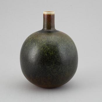 CARL-HARRY STÅLHANE, a stoneware vase, Rörstrand, signed and numbered AJ 160.