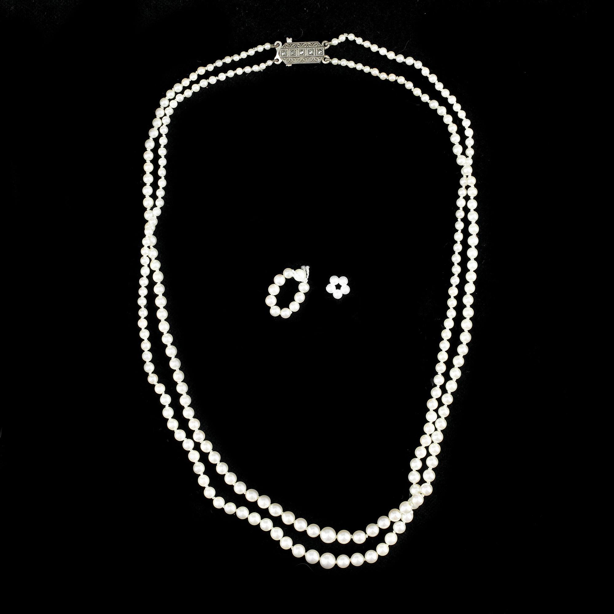 PÄRLCOLLIER, 3 st, silverlås, 1900-talets första hälft.