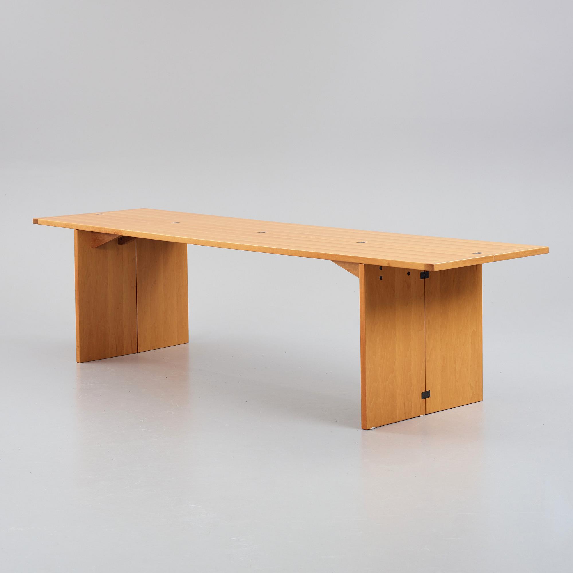 Piero de Martini, matbord / sidebord, "La Barca", Cassina, Italien efter 1975.
